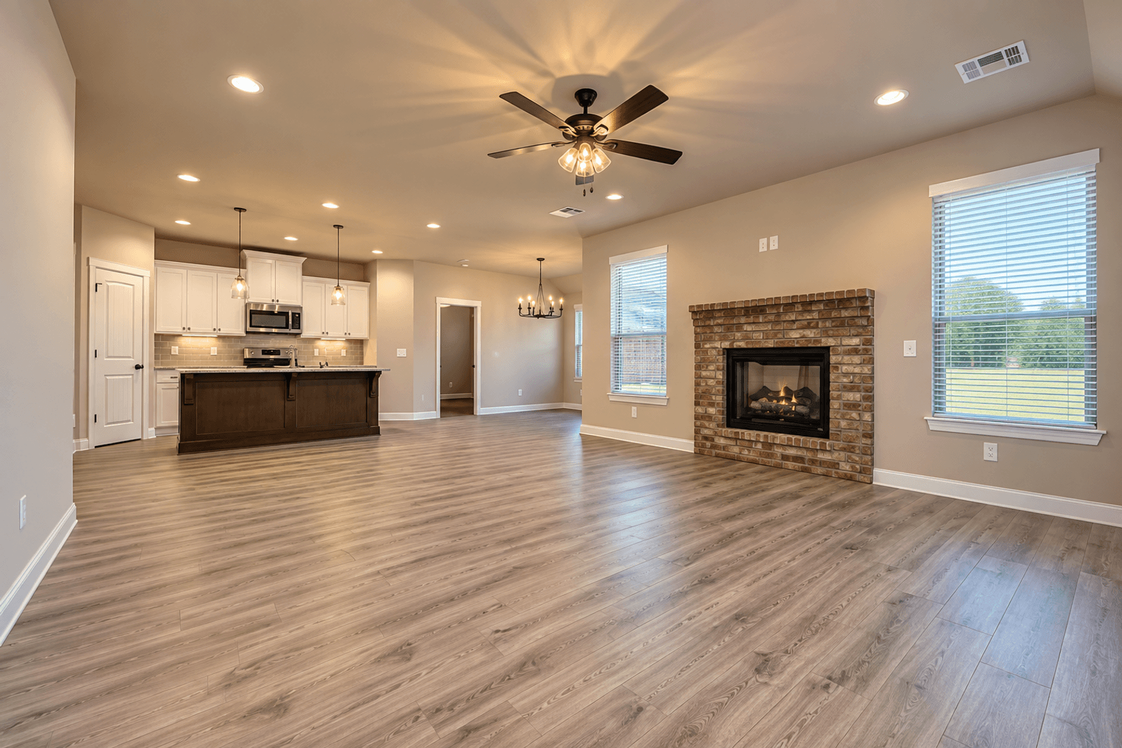 Yukon House: 1912 Long Cove Ave