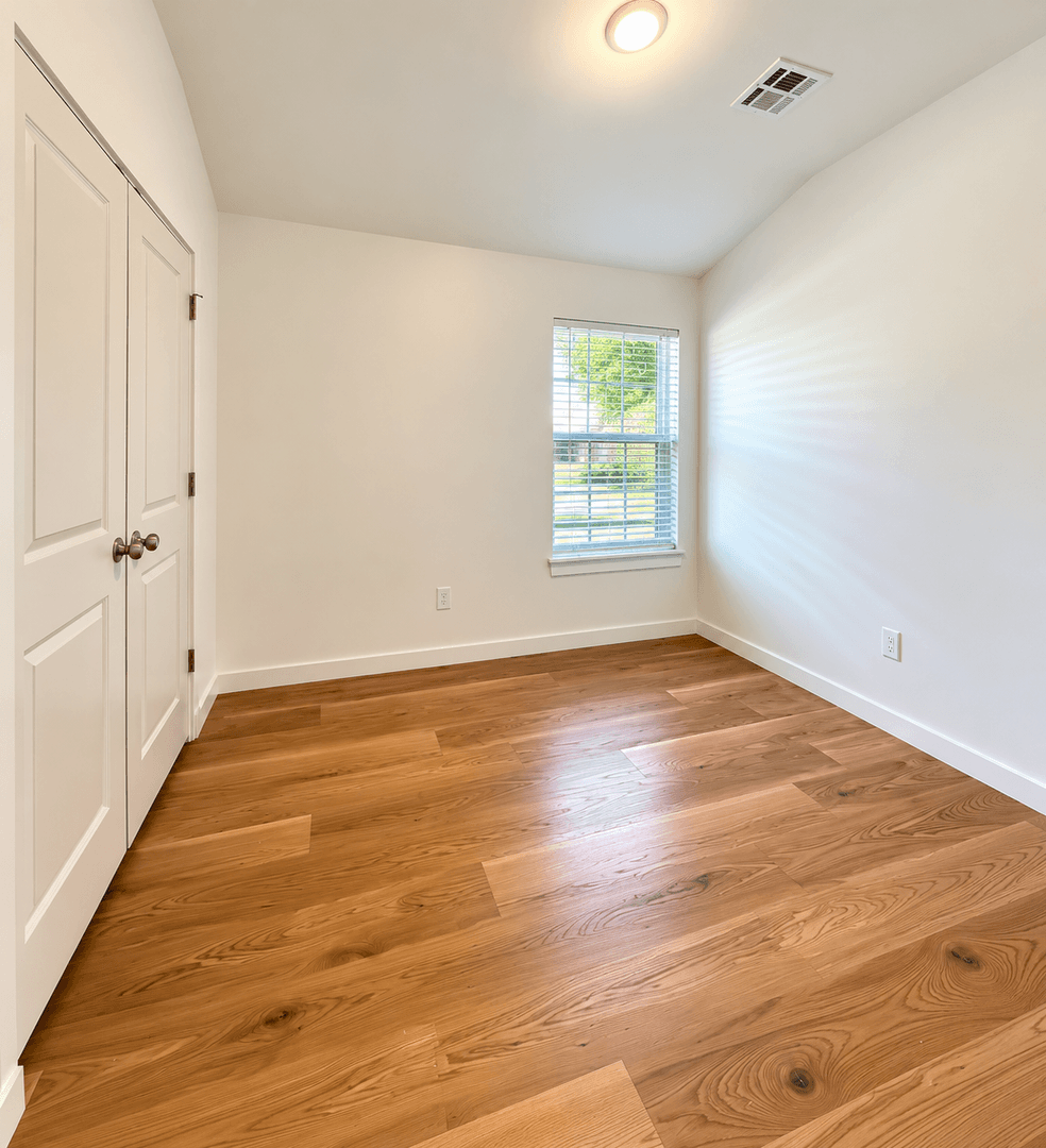 Lawton House: 805 SW Summit Ave #1