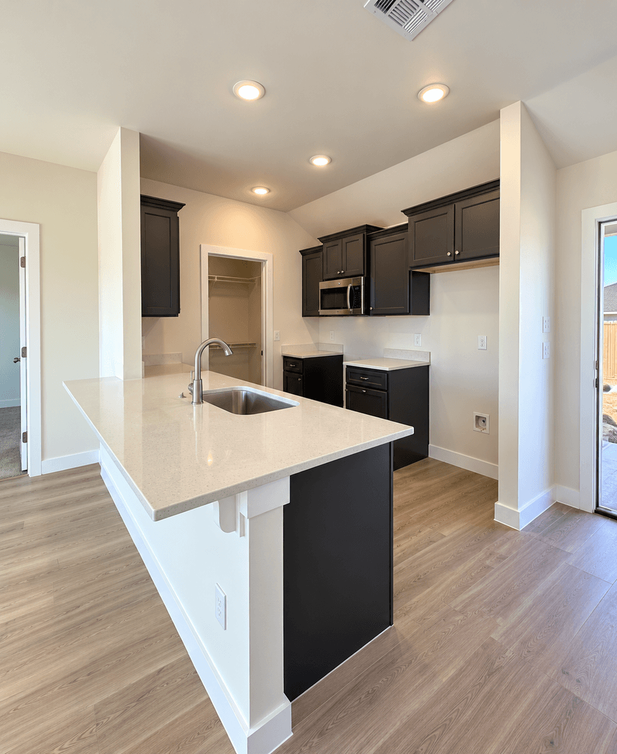 Guthrie House: 1625 Highland Loop