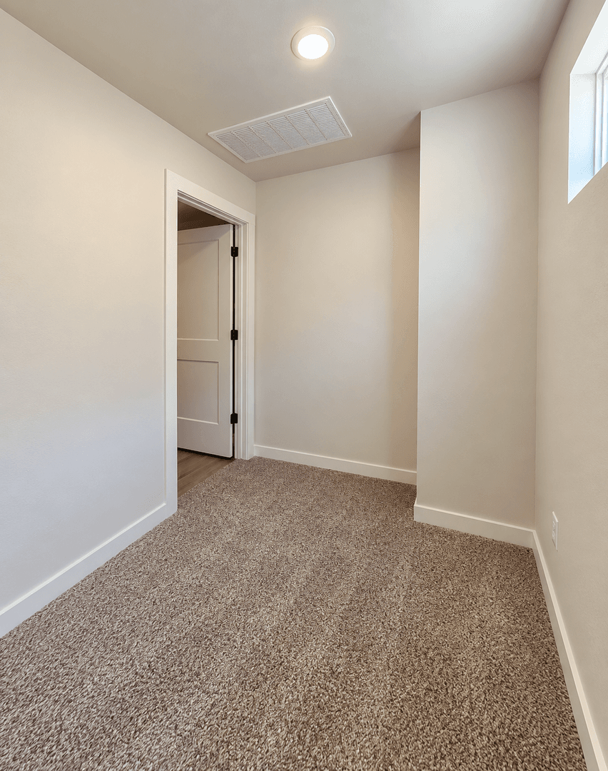 Edmond House: 614 W 2nd St #100