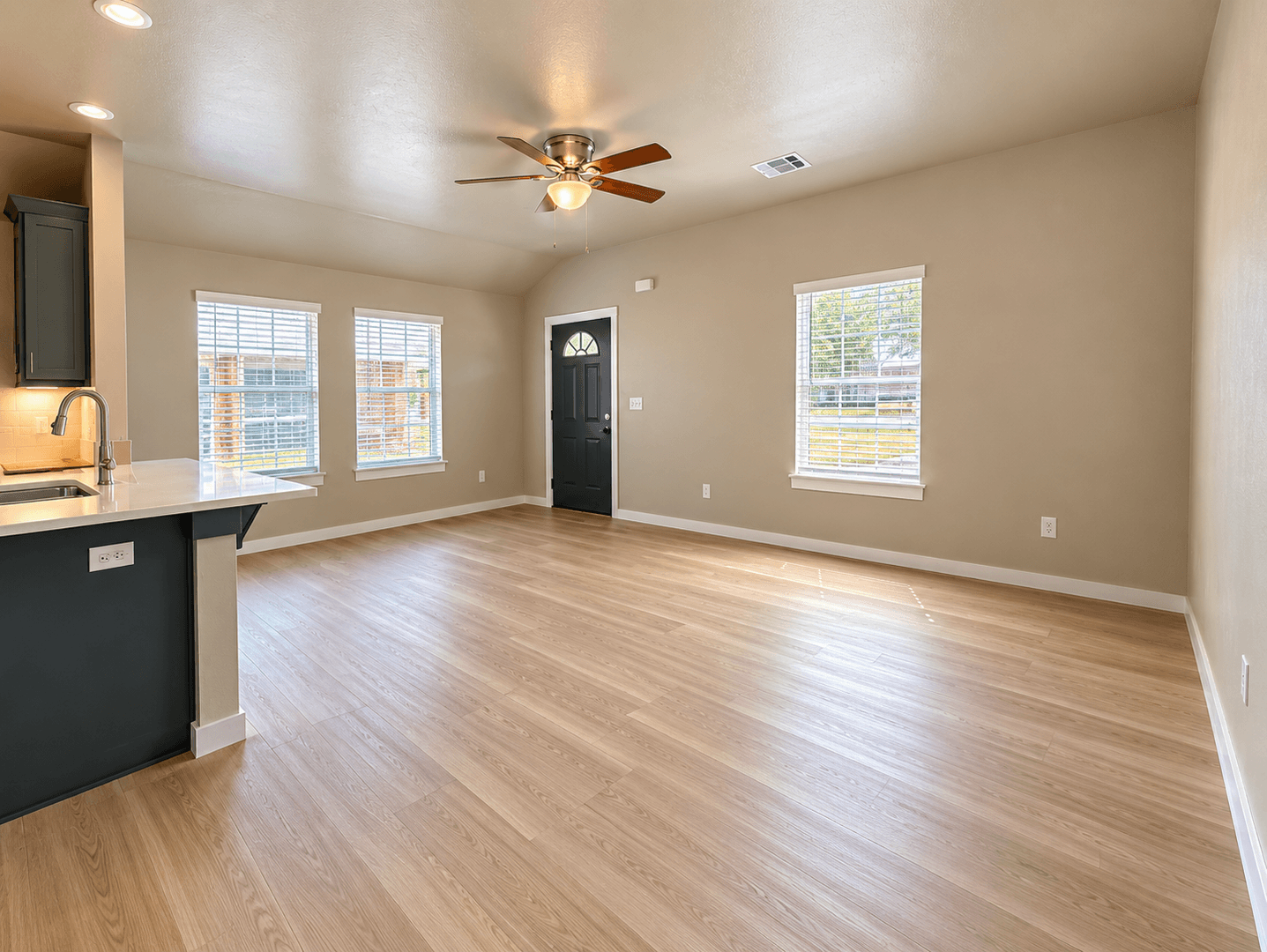 Lawton House: 309 NW Arlington Ave Unit 2