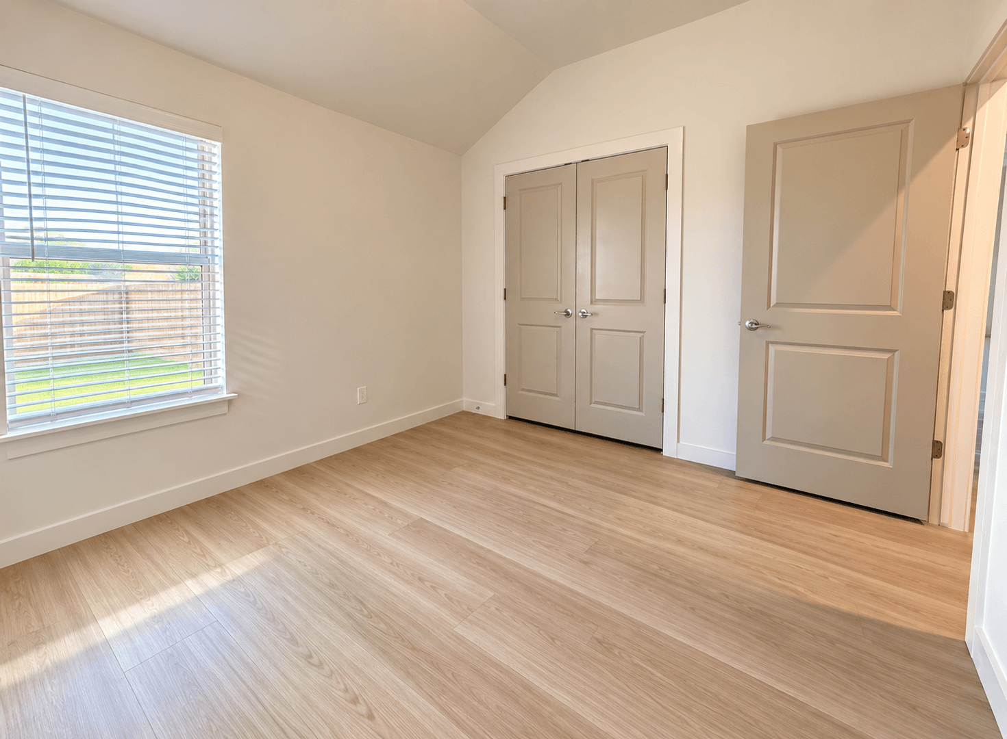 Lawton House: 203 SW 17th St. Unit 1