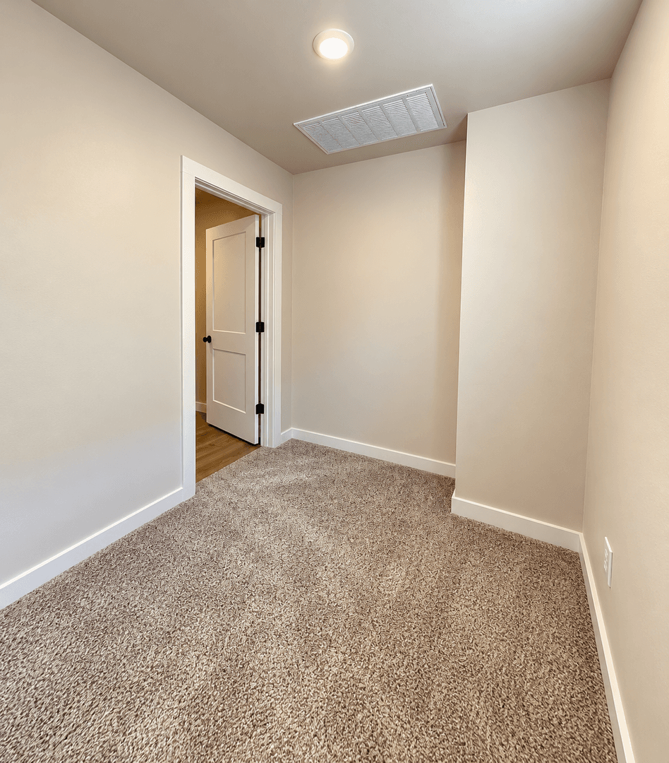 Edmond House: 618 W 2nd St #100
