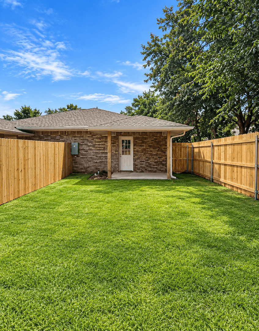 Lawton House: 2106 Charles Whitlow Ave