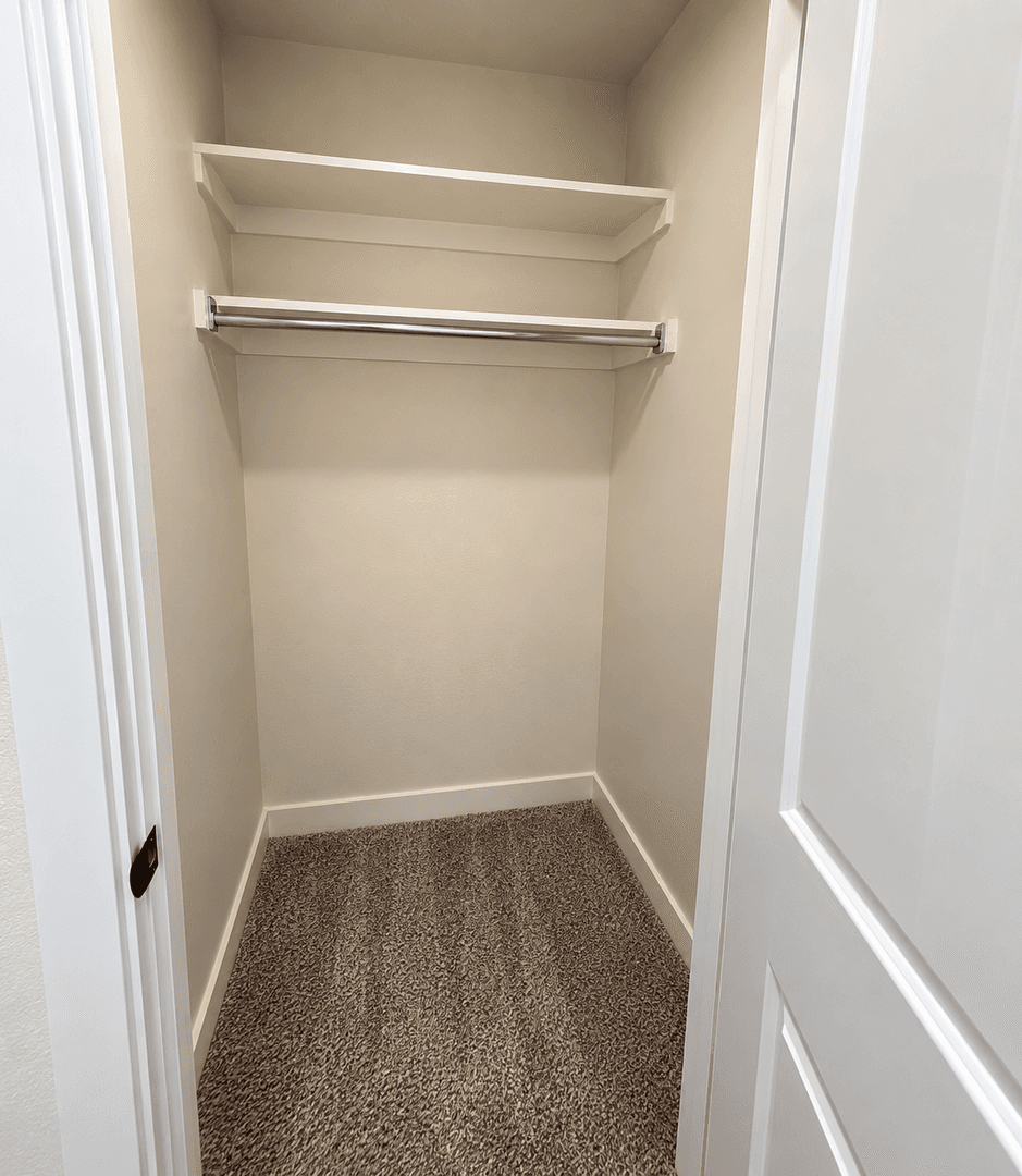 Edmond House: 616 W 2nd St #100