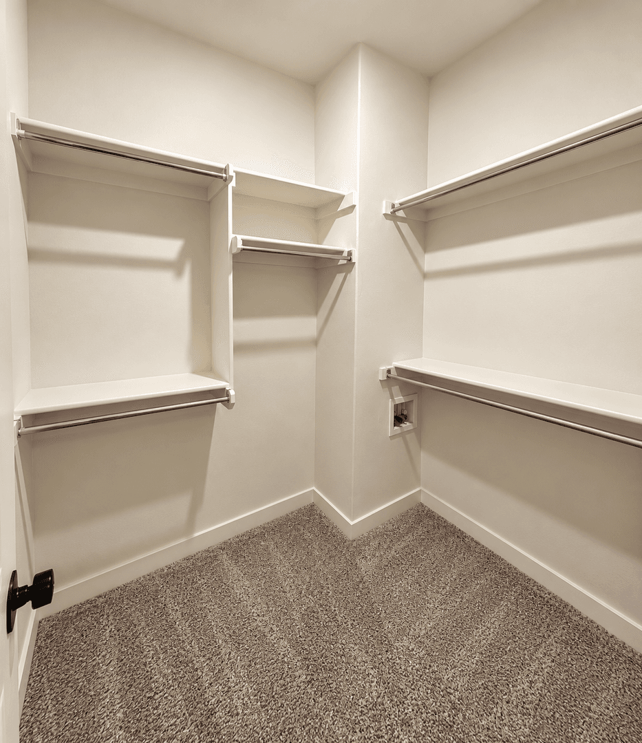 Edmond House: 616 W 2nd St #100