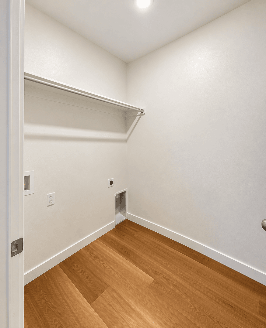 Lawton House: 2122 SW Charles Whitlow Ave
