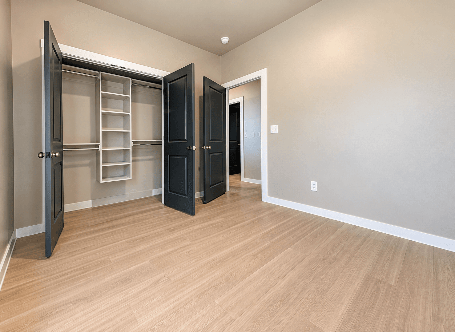 Lawton House: 1407 SW Bishop Rd