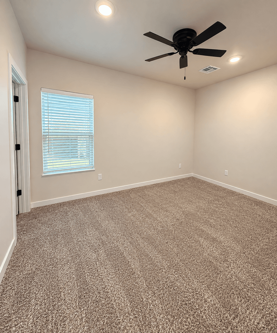 Edmond House: 618 W 2nd St #100