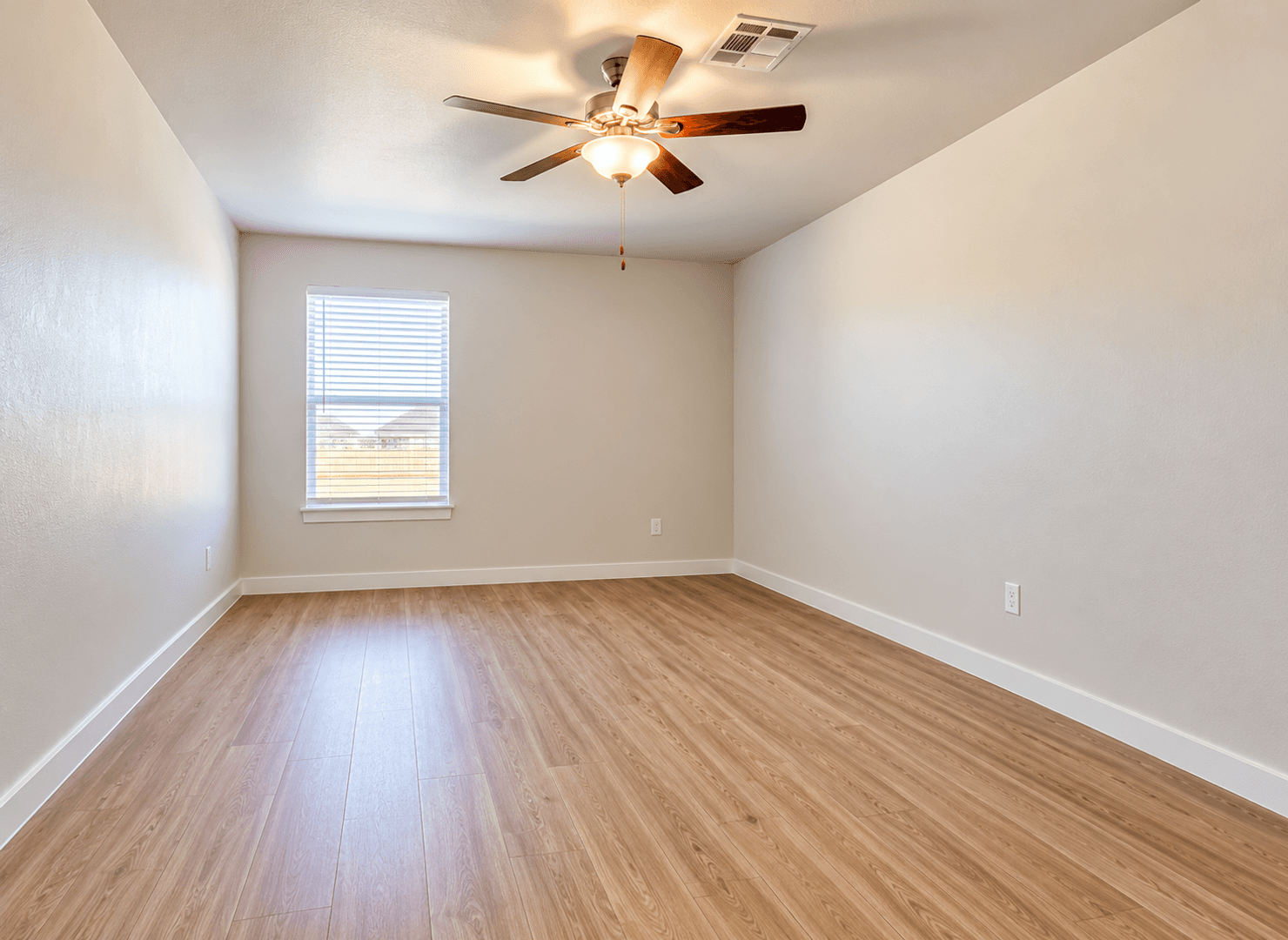 Guthrie House: 1630 Highland Loop