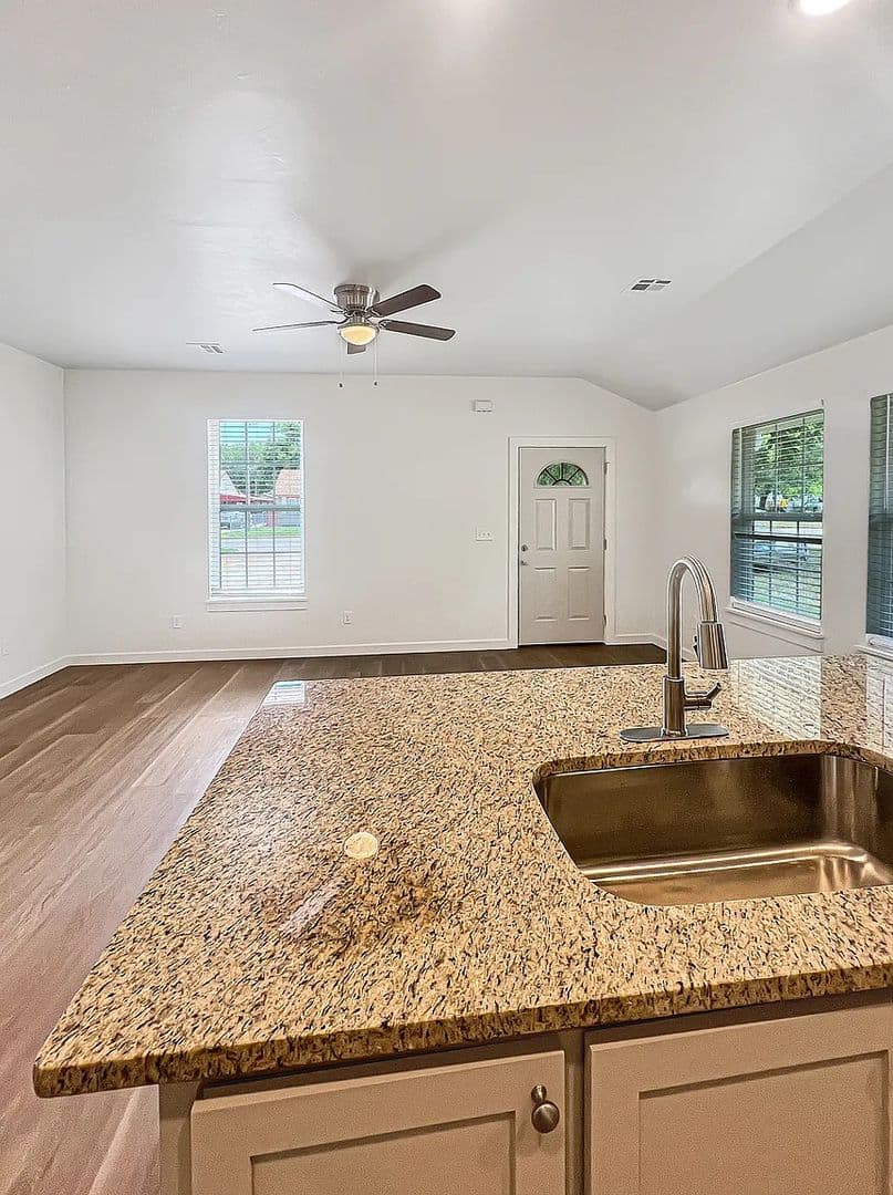 Lawton House: 2118 SW Charles Whitlow Ave