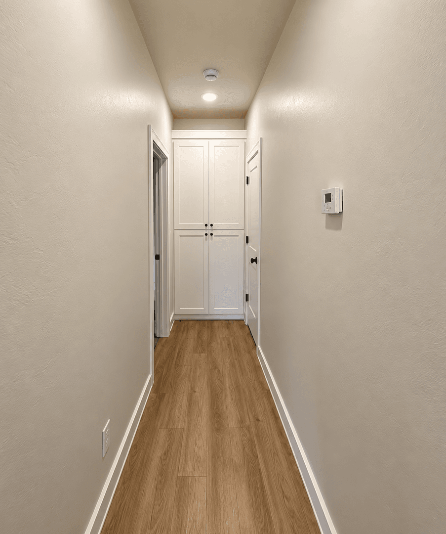 Edmond House: 614 W 2nd St #100