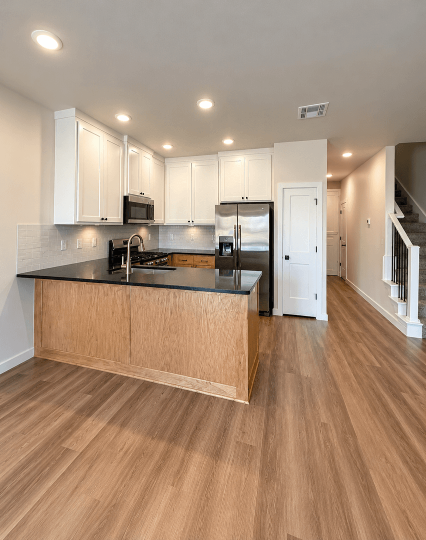Edmond House: 618 W 2nd St #100