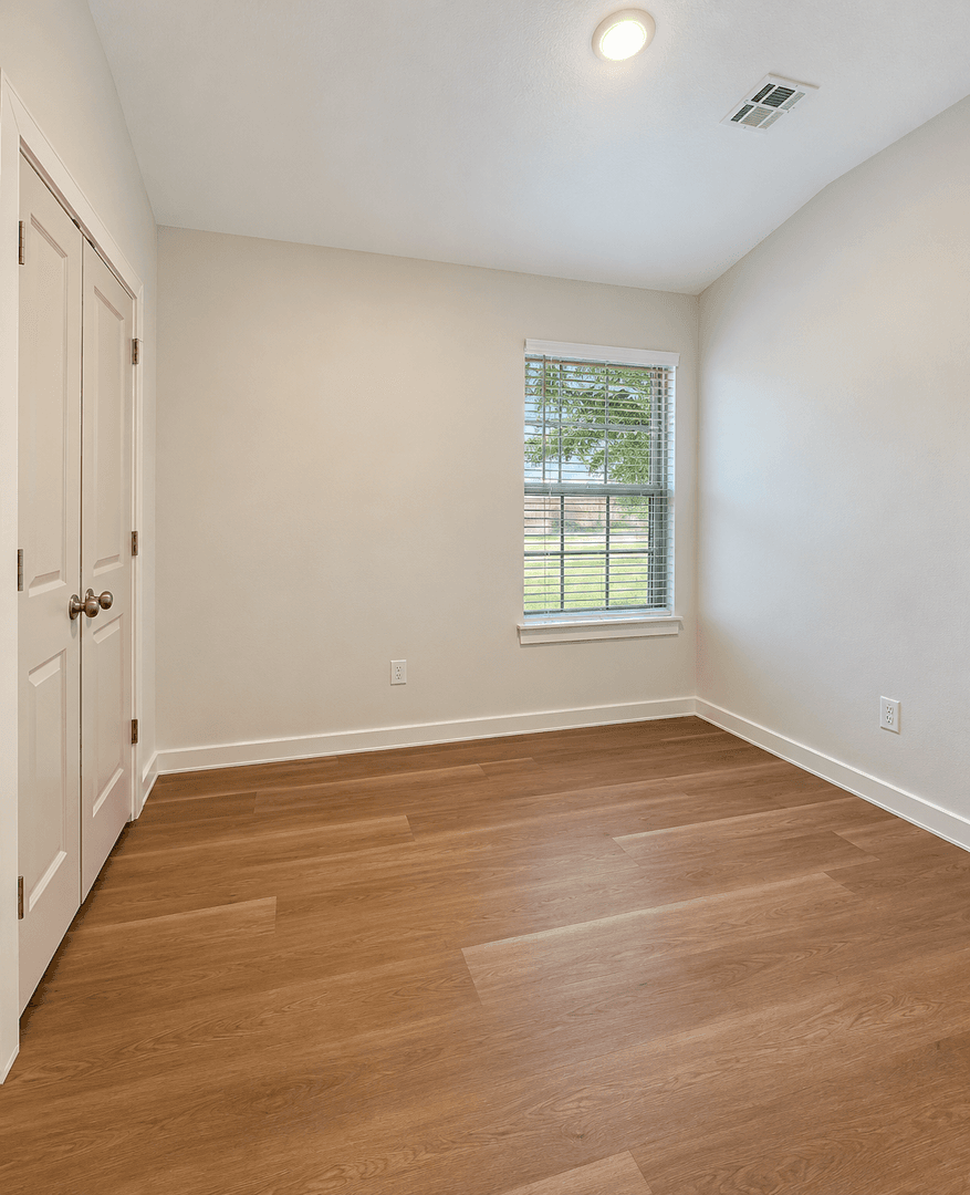 Lawton House: 2122 SW Charles Whitlow Ave