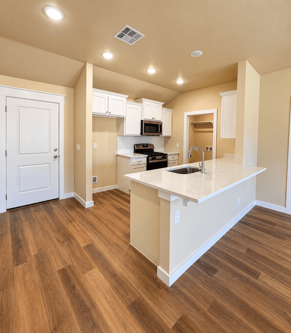 Guthrie House: 1619 Highland Loop