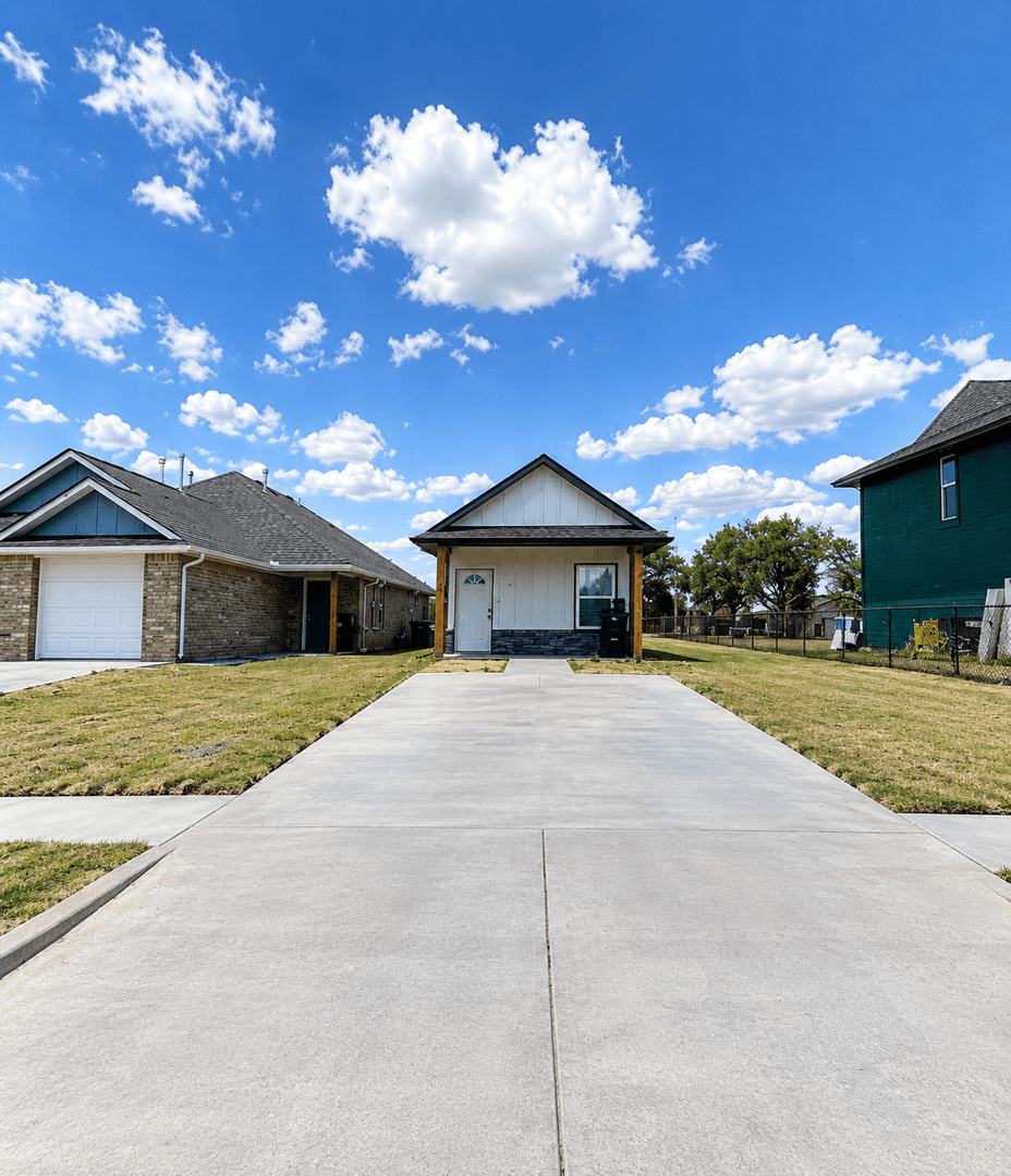Lawton House: 1309 SW Oklahoma Ave