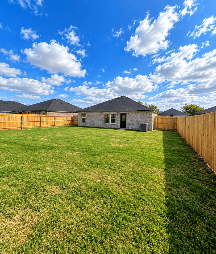 Yukon House: 2149 Cedar Creek Ave,