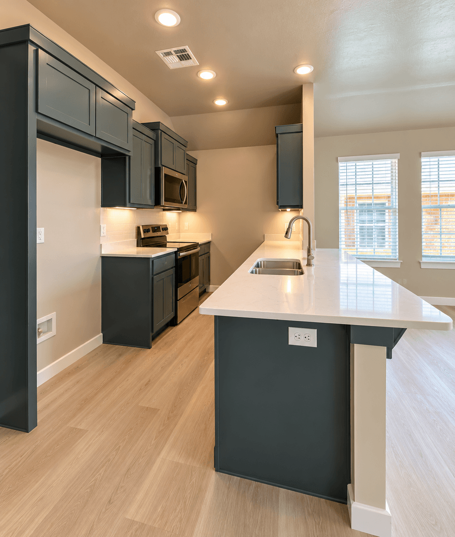 Lawton House: 309 NW Arlington Ave Unit 2