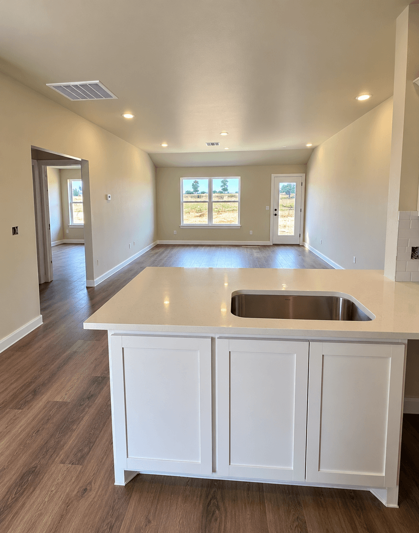 Guthrie House: 1627 Highland Loop