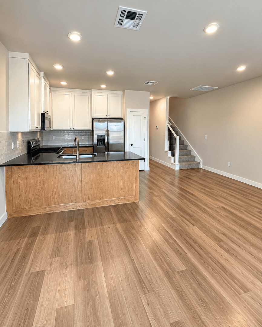 Edmond House: 618 W 2nd St #100