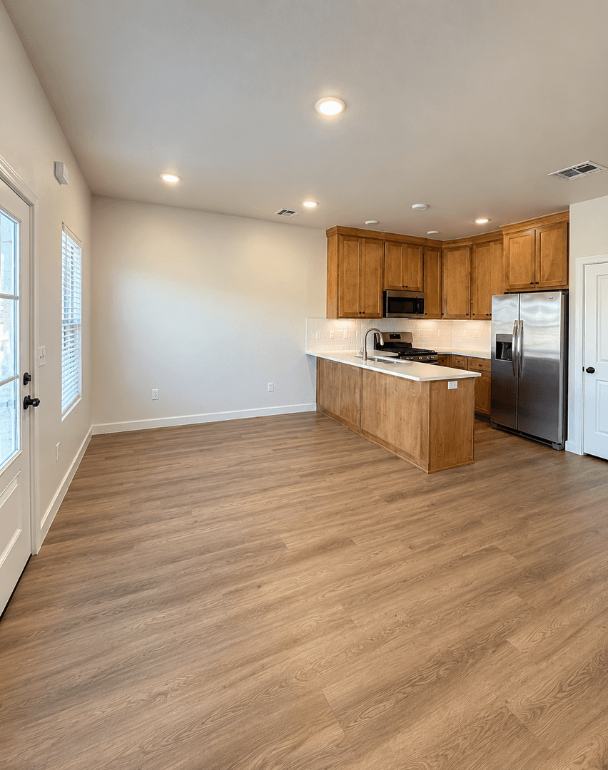 Edmond House: 614 W 2nd St #100