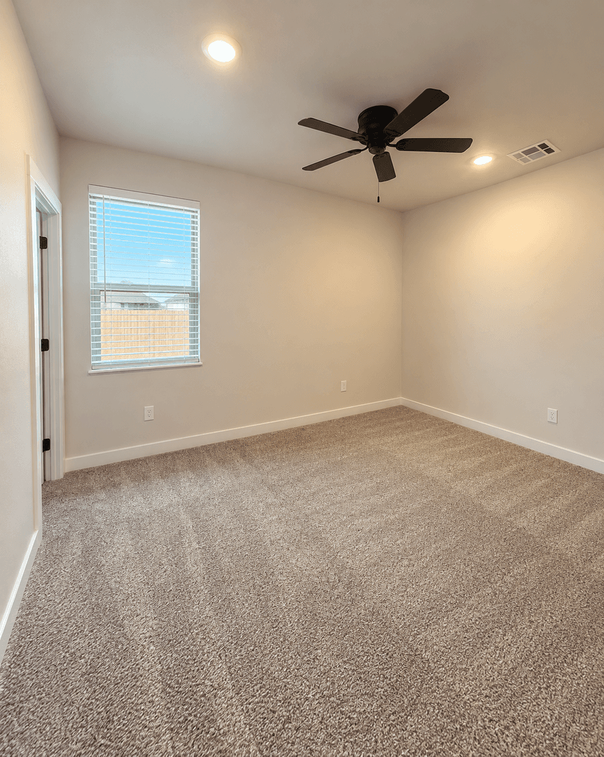 Edmond House: 616 W 2nd St #100