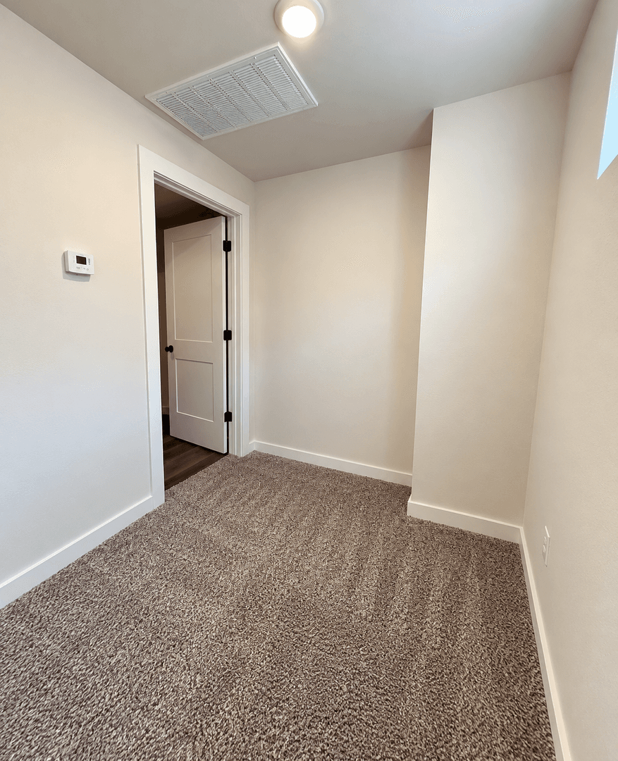 Edmond House: 616 W 2nd St #100
