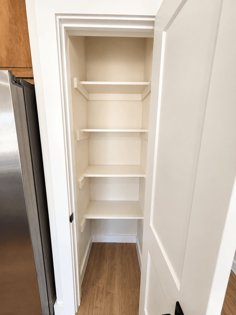 Edmond House: 614 W 2nd St #100