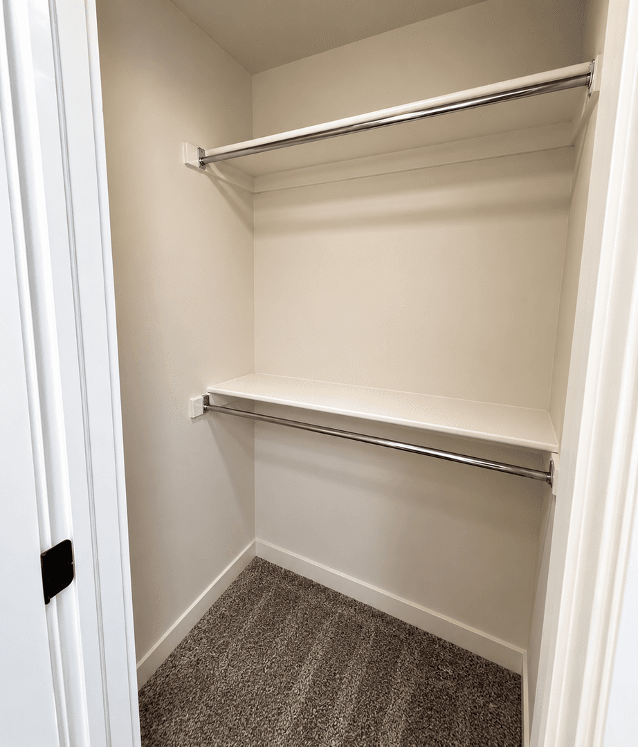 Edmond House: 616 W 2nd St #100