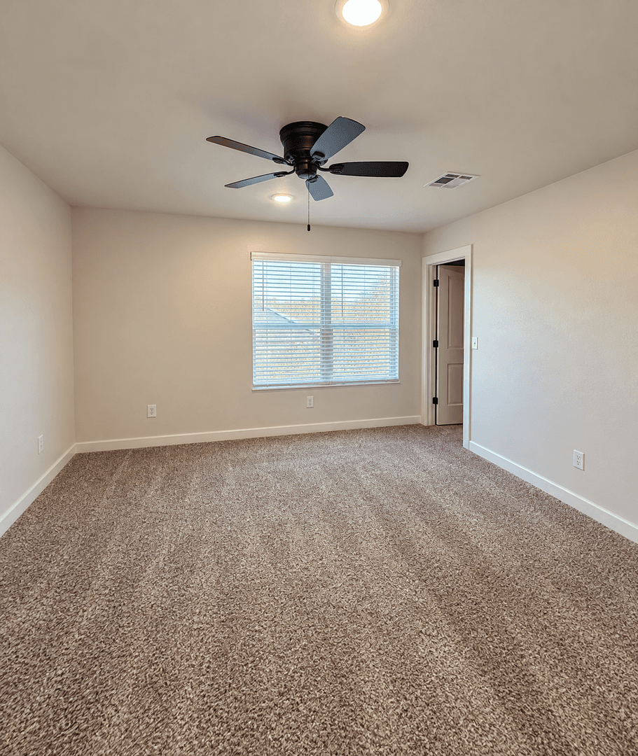 Edmond House: 614 W 2nd St #100