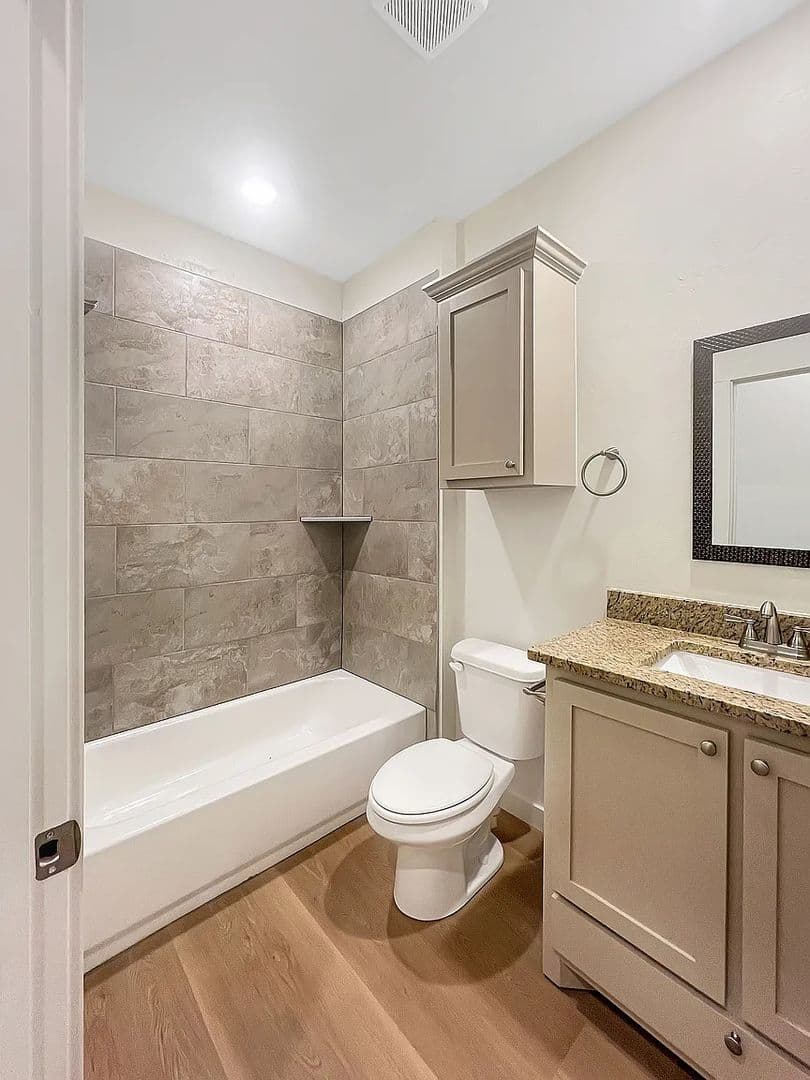Lawton House: 2118 SW Charles Whitlow Ave