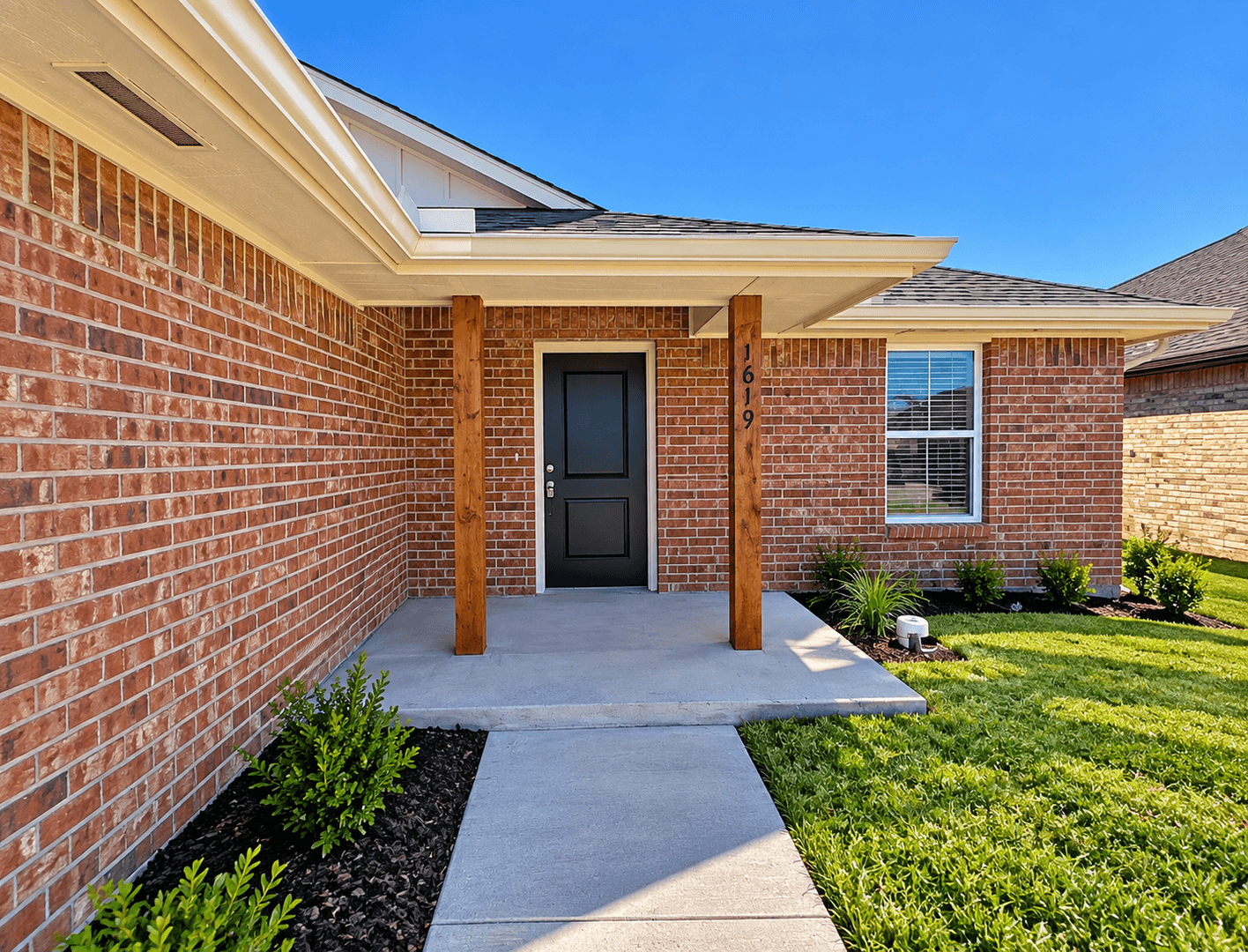 Guthrie House: 1619 Highland Loop