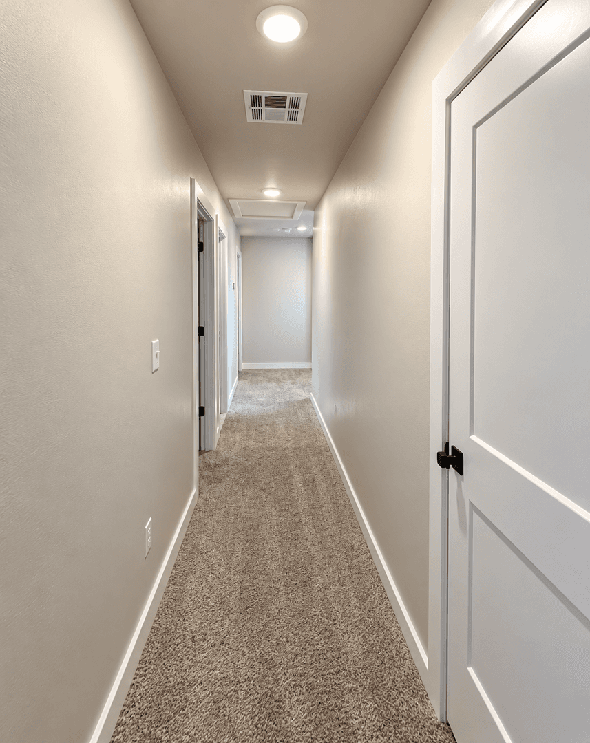 Edmond House: 616 W 2nd St #100