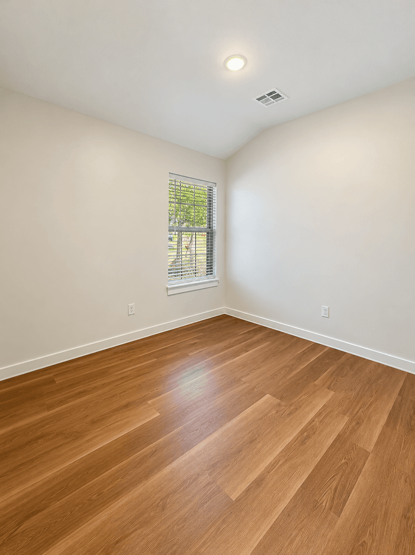 Lawton House: 2122 SW Charles Whitlow Ave