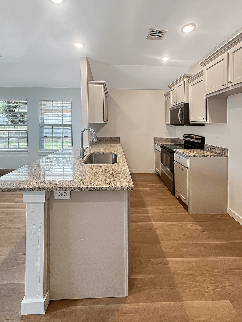 Lawton House: 2106 Charles Whitlow Ave
