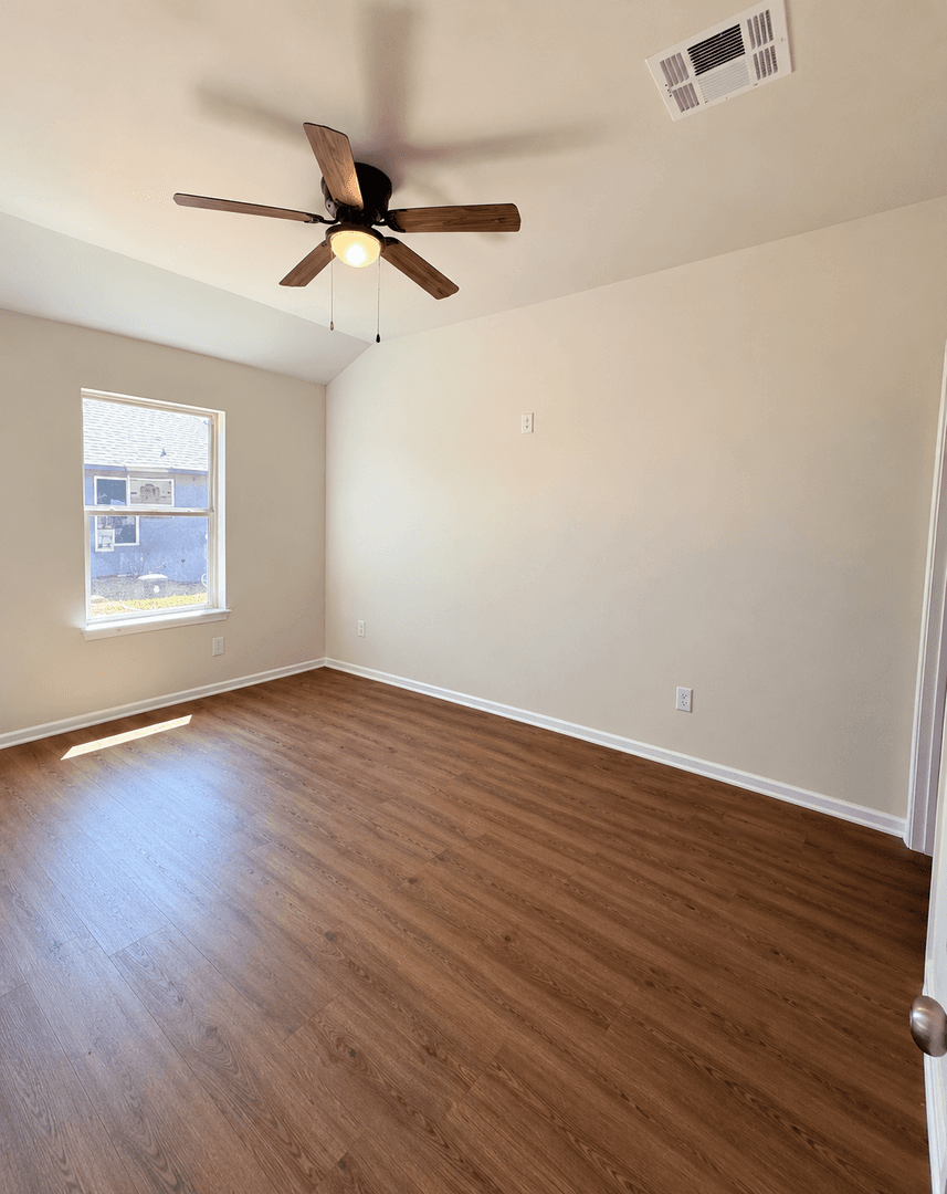 Yukon House: 10612 SW 16th Terrace