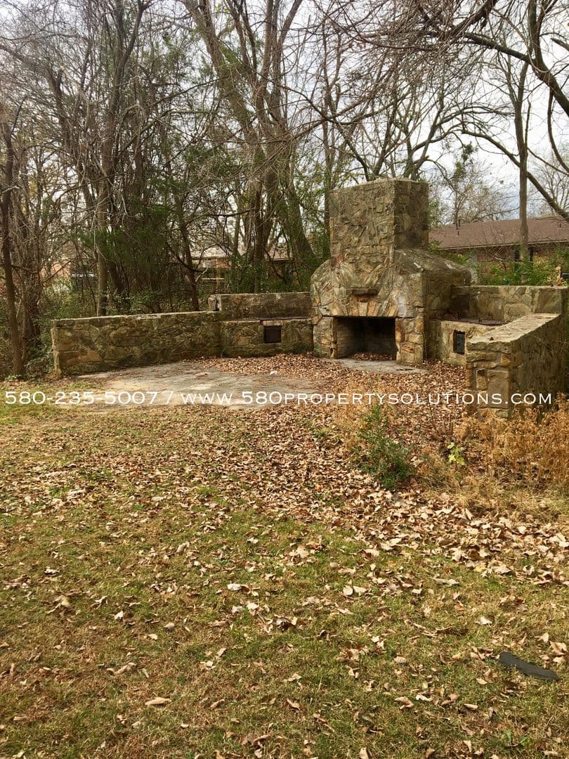 Ada Apartment: 2601 Arlington st
