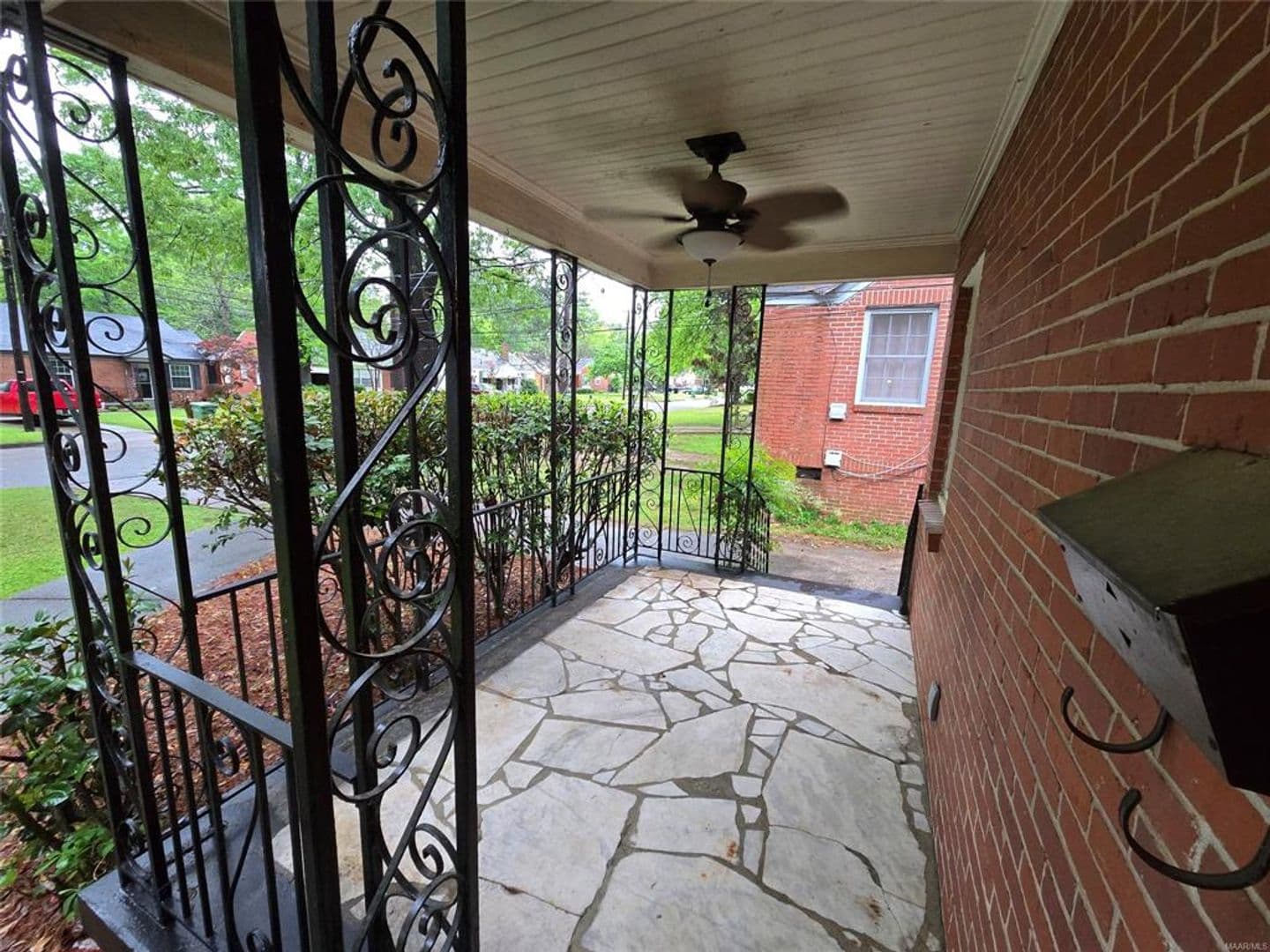 Montgomery House: 555 Morningview