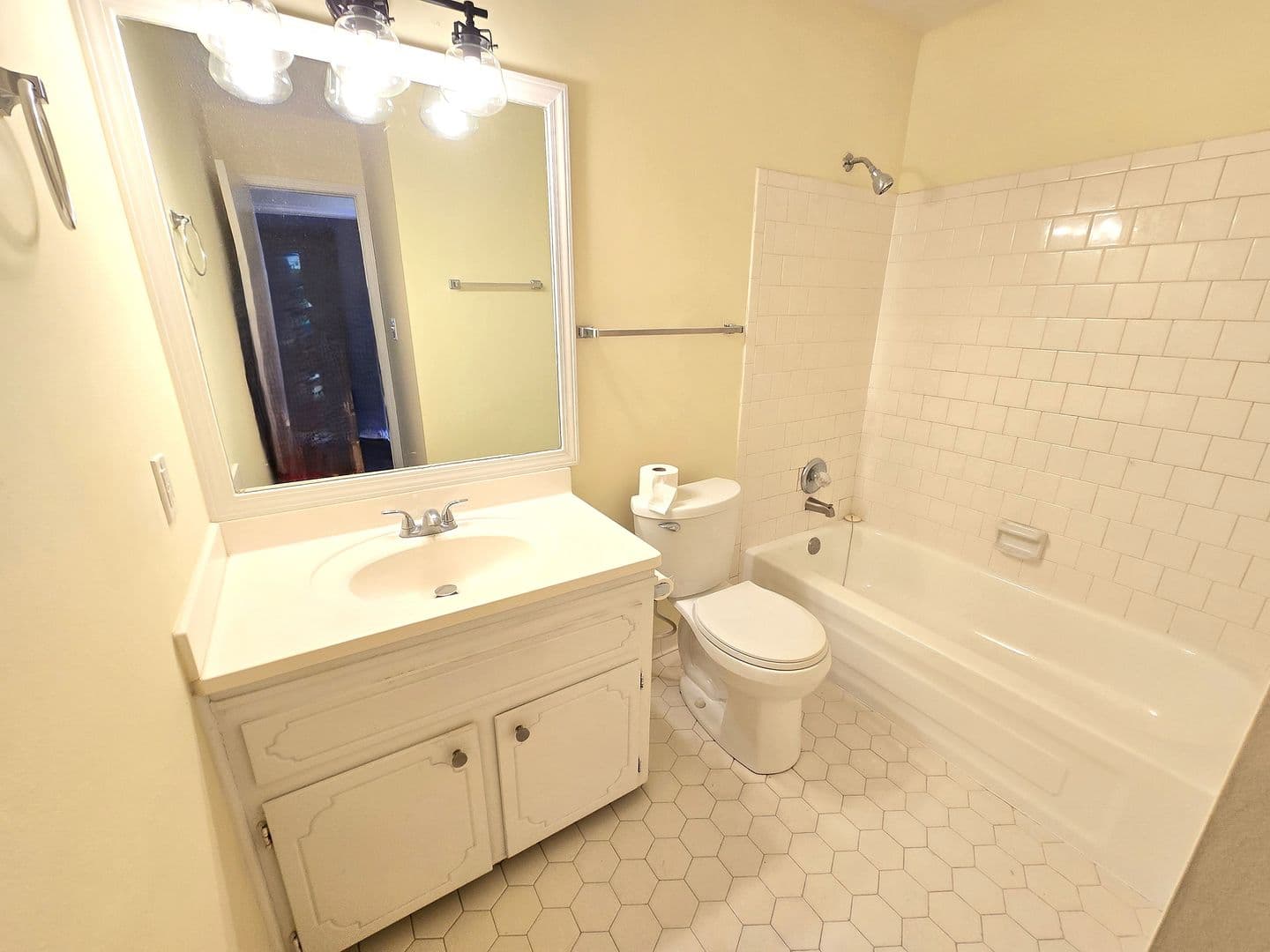 Prattville House: 708 Old Creek Rd