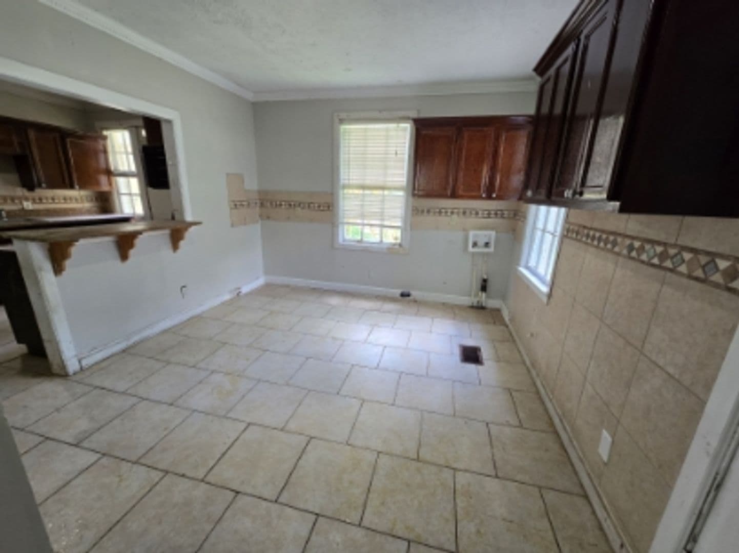 Montgomery Apartment: 139 Mount Vernon Drive