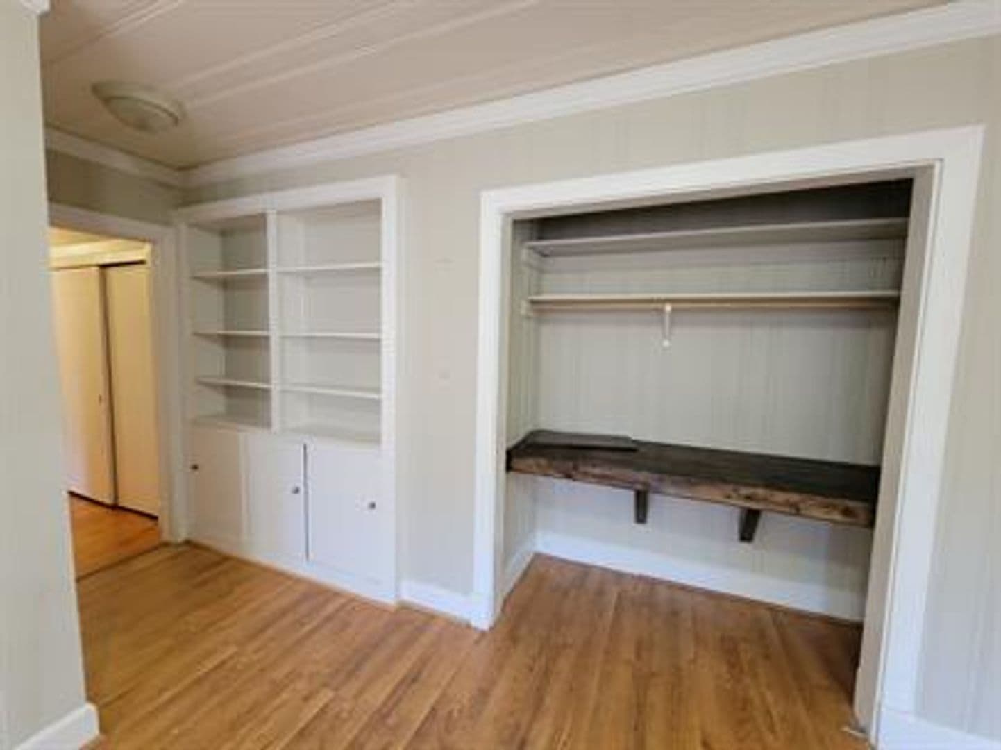 Montgomery House: 4066 Wares Ferry Road