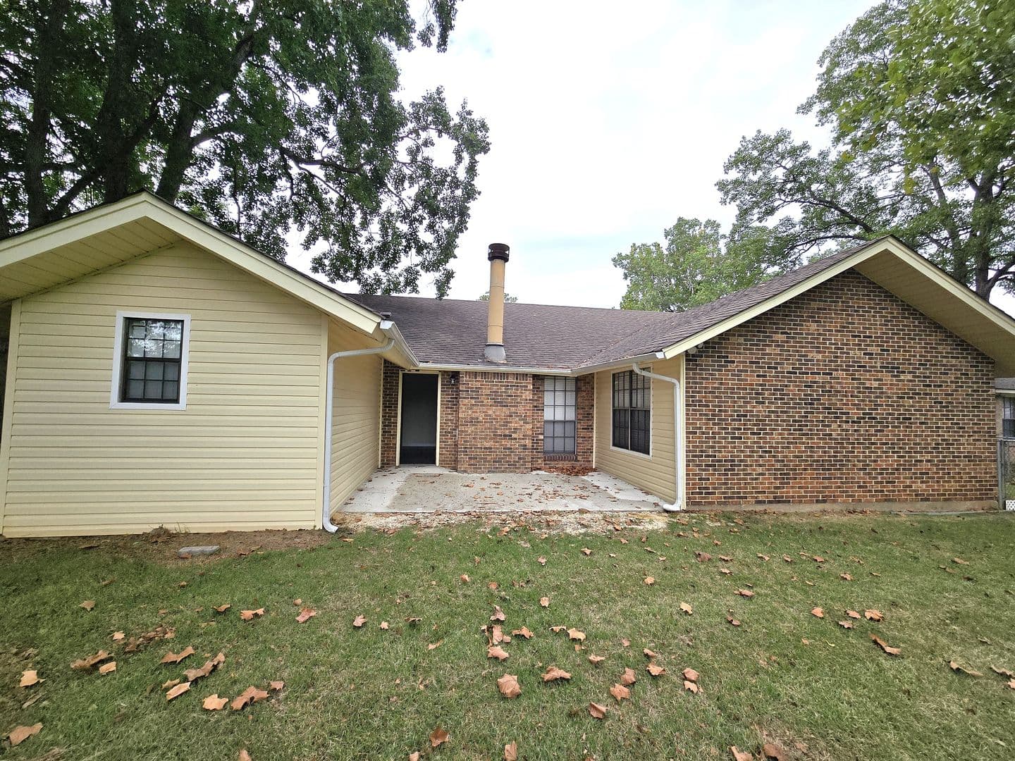 Prattville House: 708 Old Creek Rd