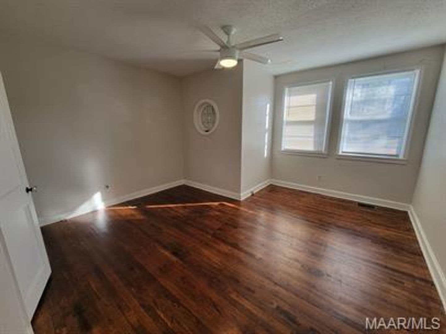 Montgomery Apartment: 7 Calhoun Road