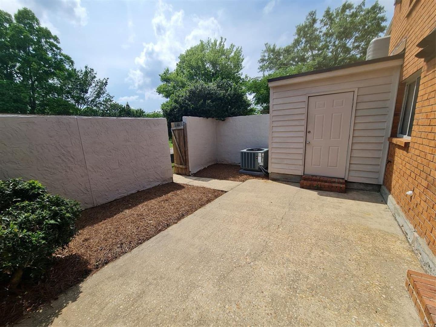 Montgomery Townhome: 2136 Rexford Road