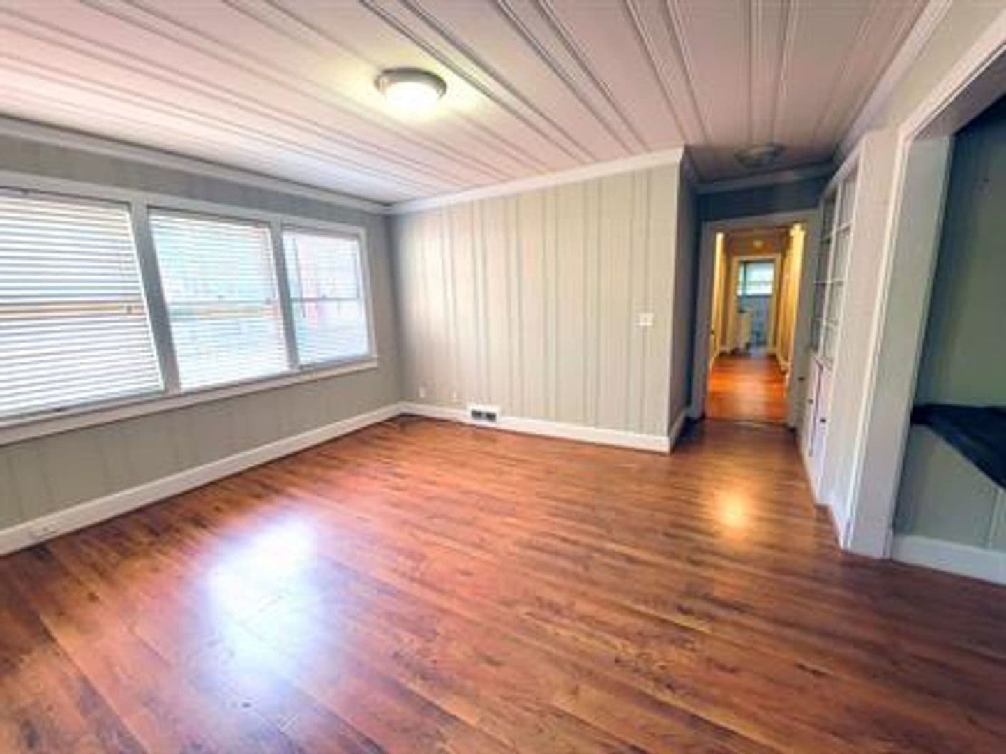 Montgomery House: 4066 Wares Ferry Road