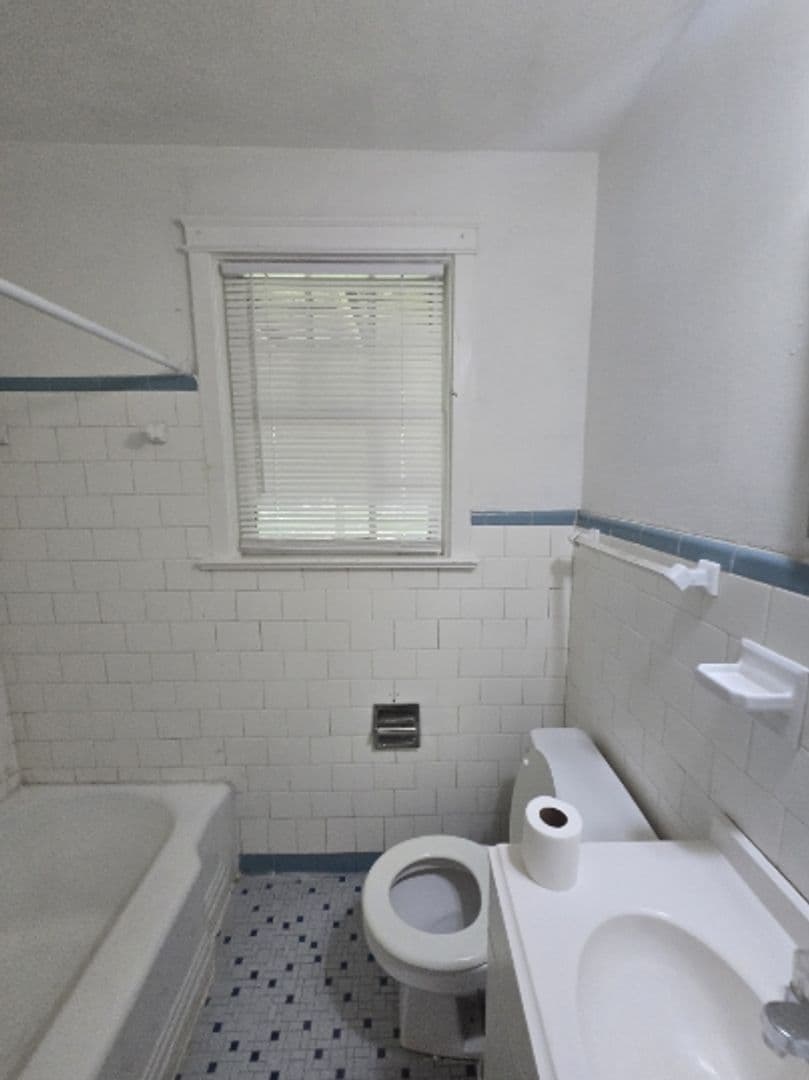 Montgomery House: 2623 Plum Street