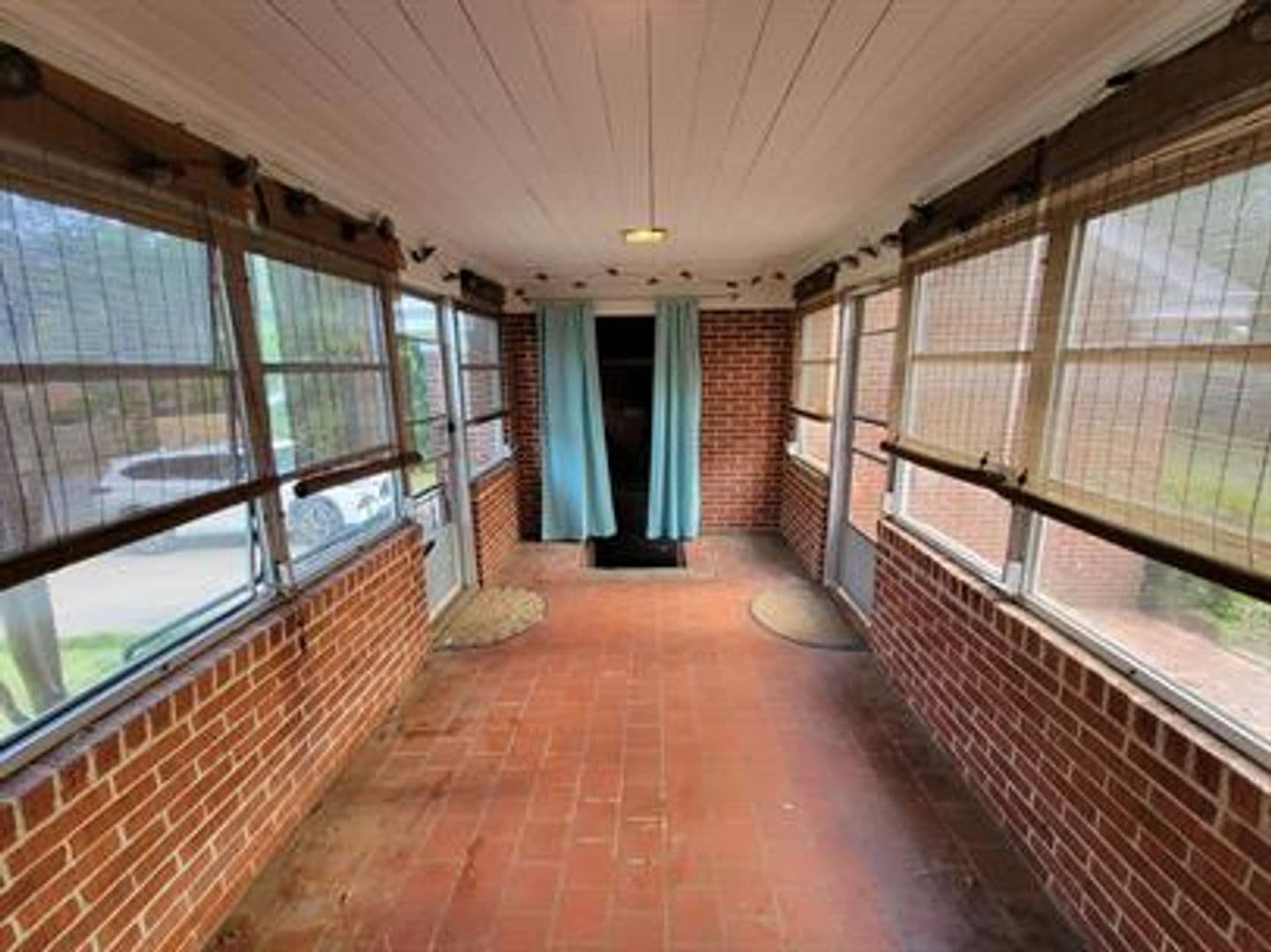 Montgomery House: 4066 Wares Ferry Road