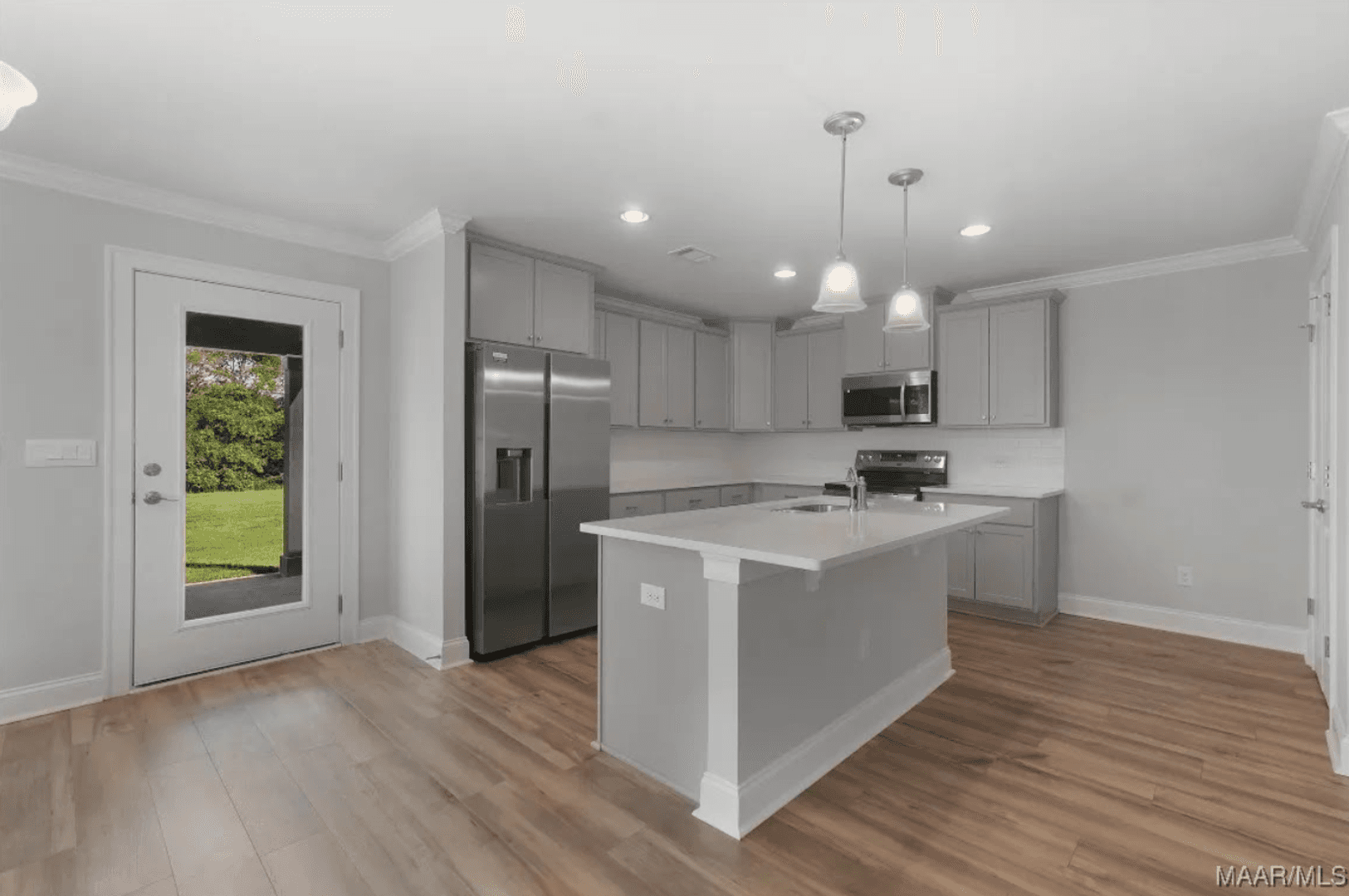 Prattville House: 994 Pearl Dr