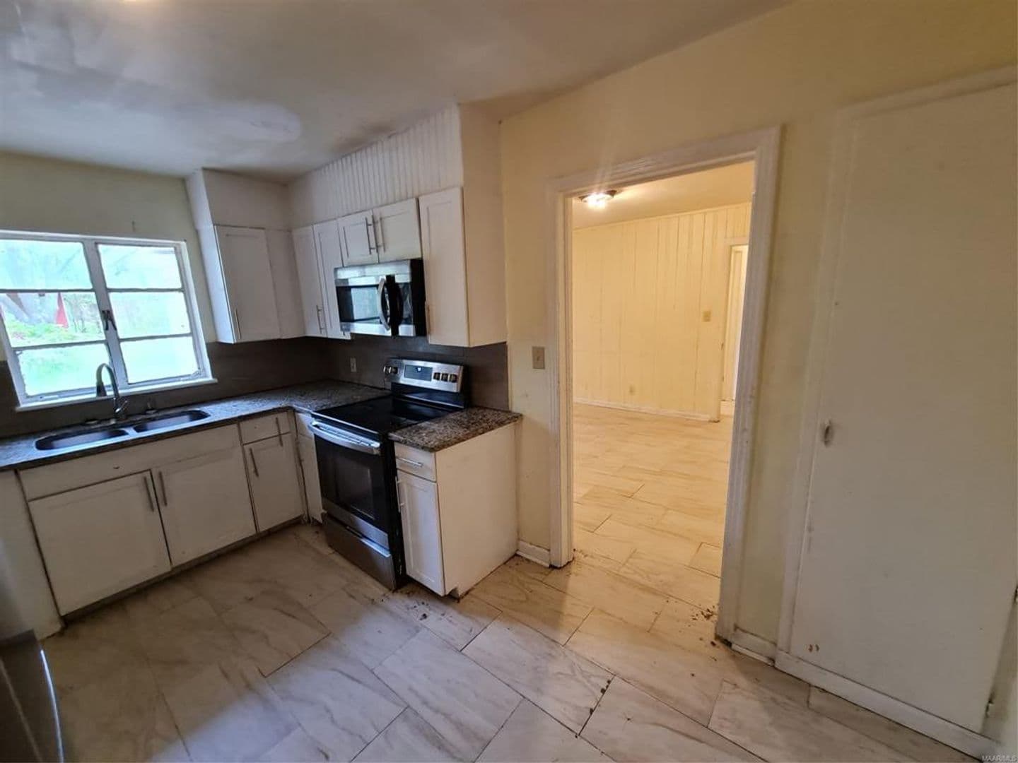 Montgomery House: 1220 Lynwood Drive