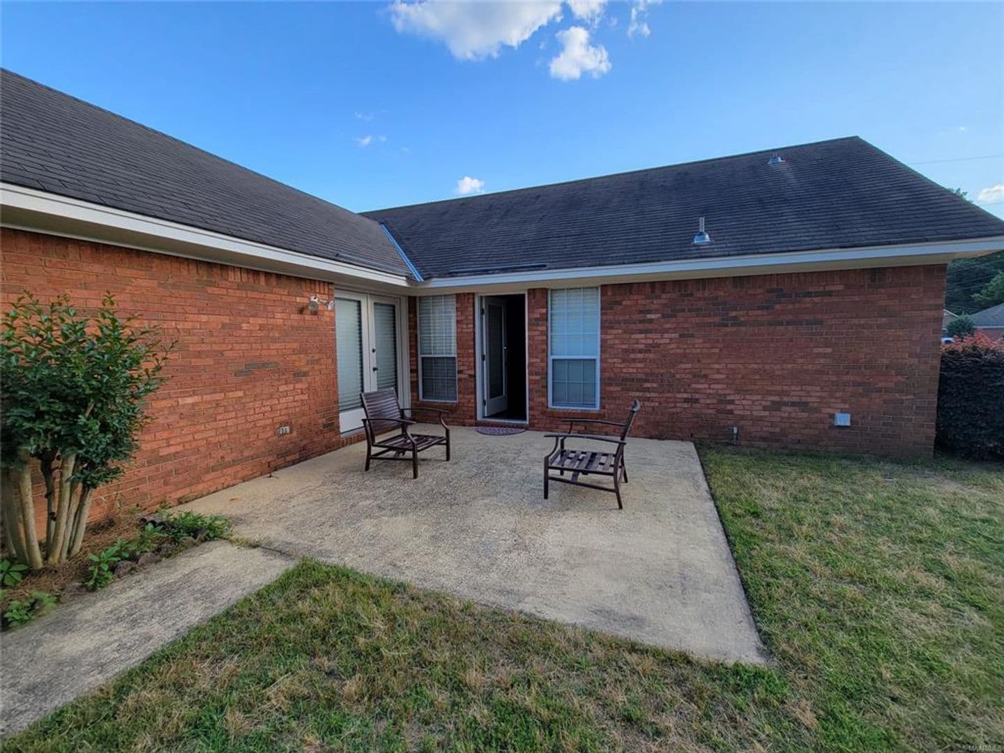Montgomery House: 6501 Juniper Tree Lane